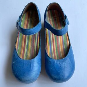 Dansko Mary Jane Clogs in blue, size 40